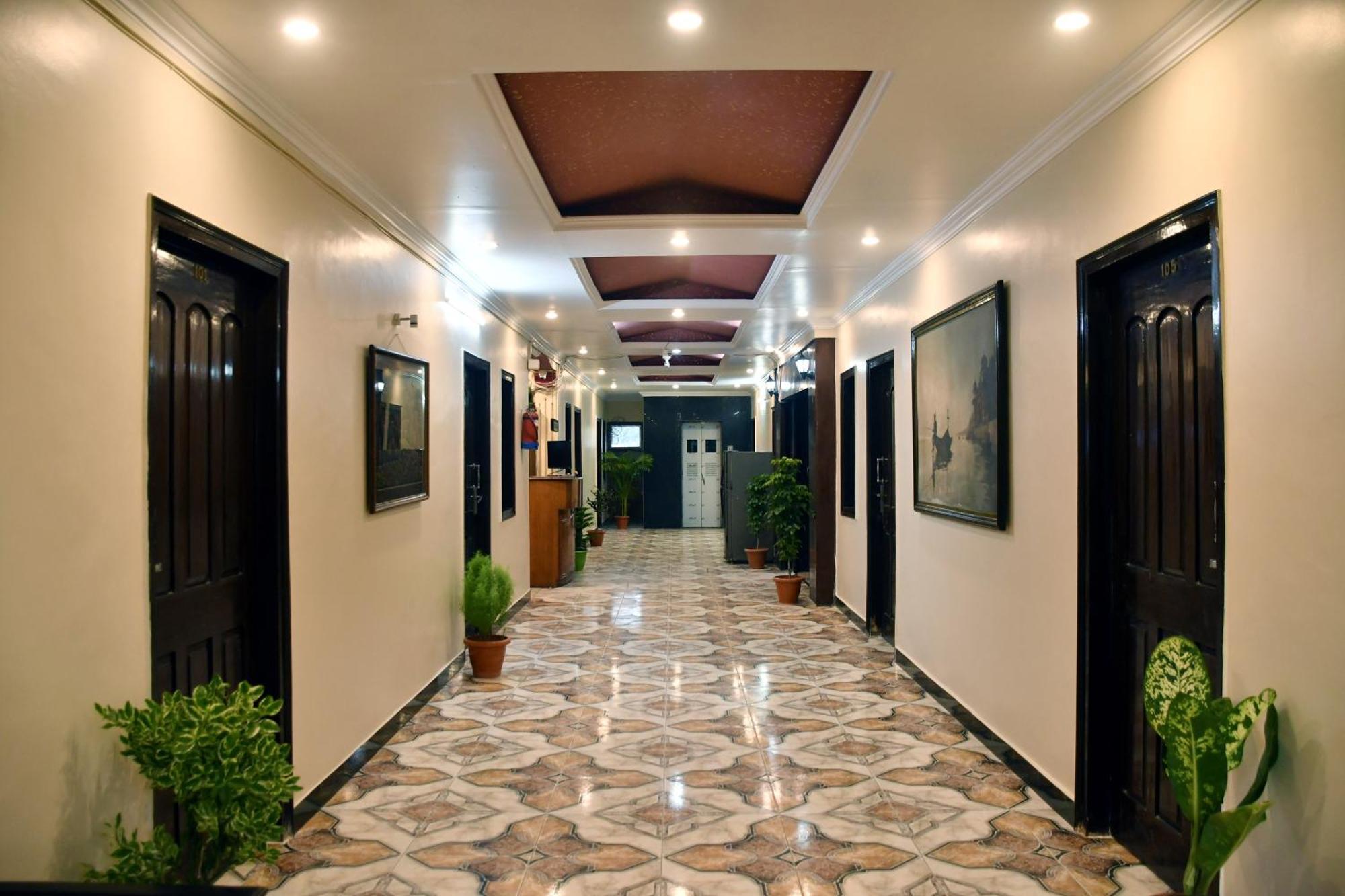 Hotel Riz Varanasi Exterior photo