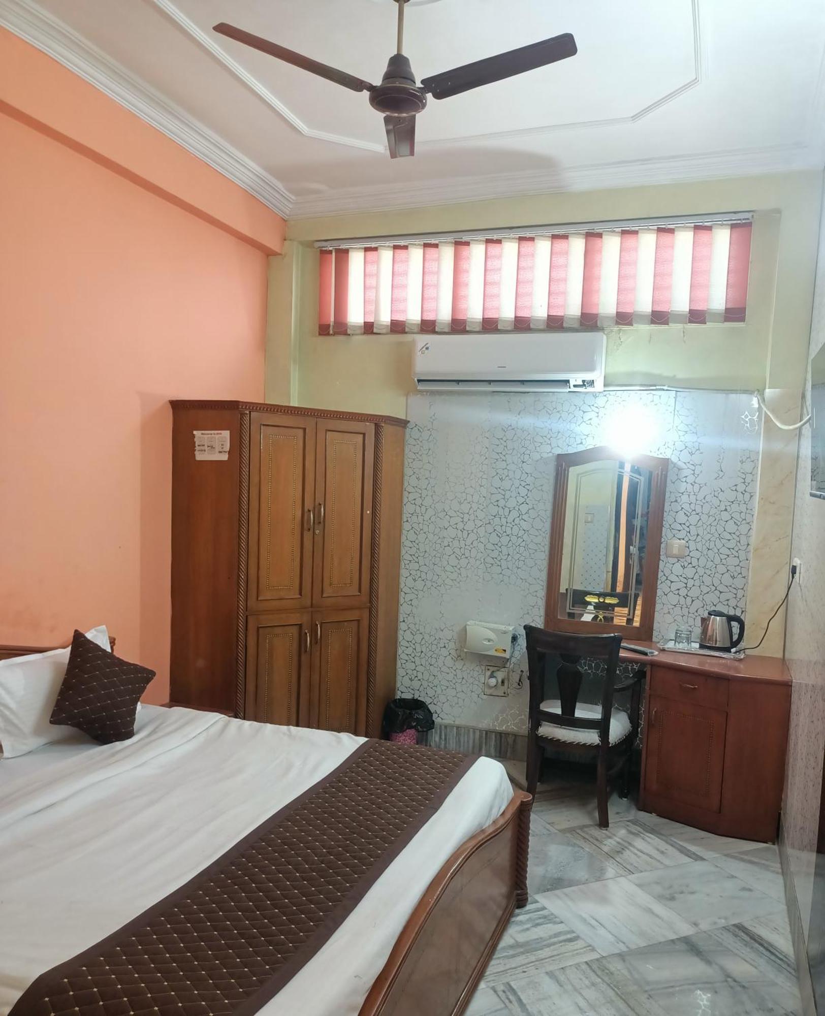 Hotel Riz Varanasi Exterior photo
