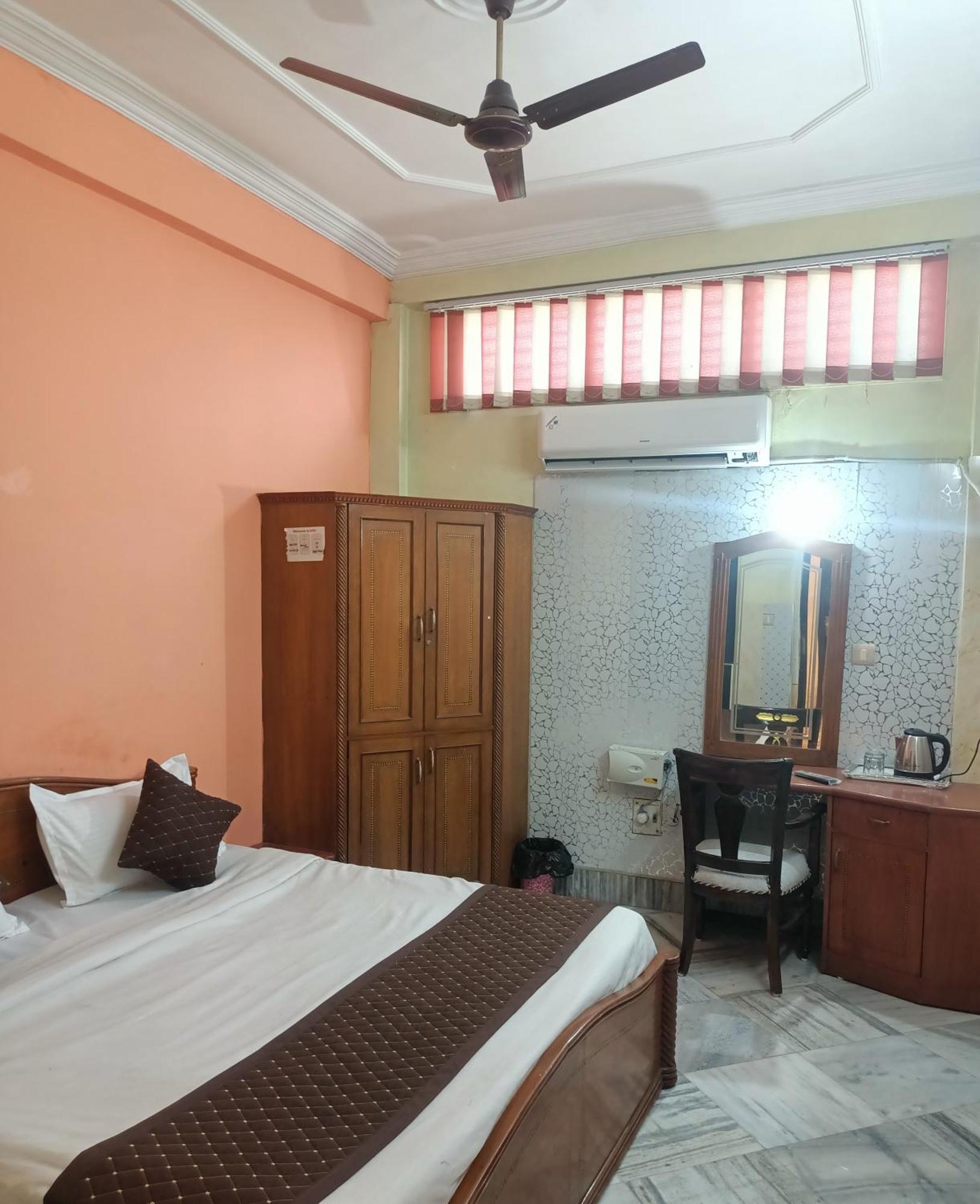 Hotel Riz Varanasi Exterior photo